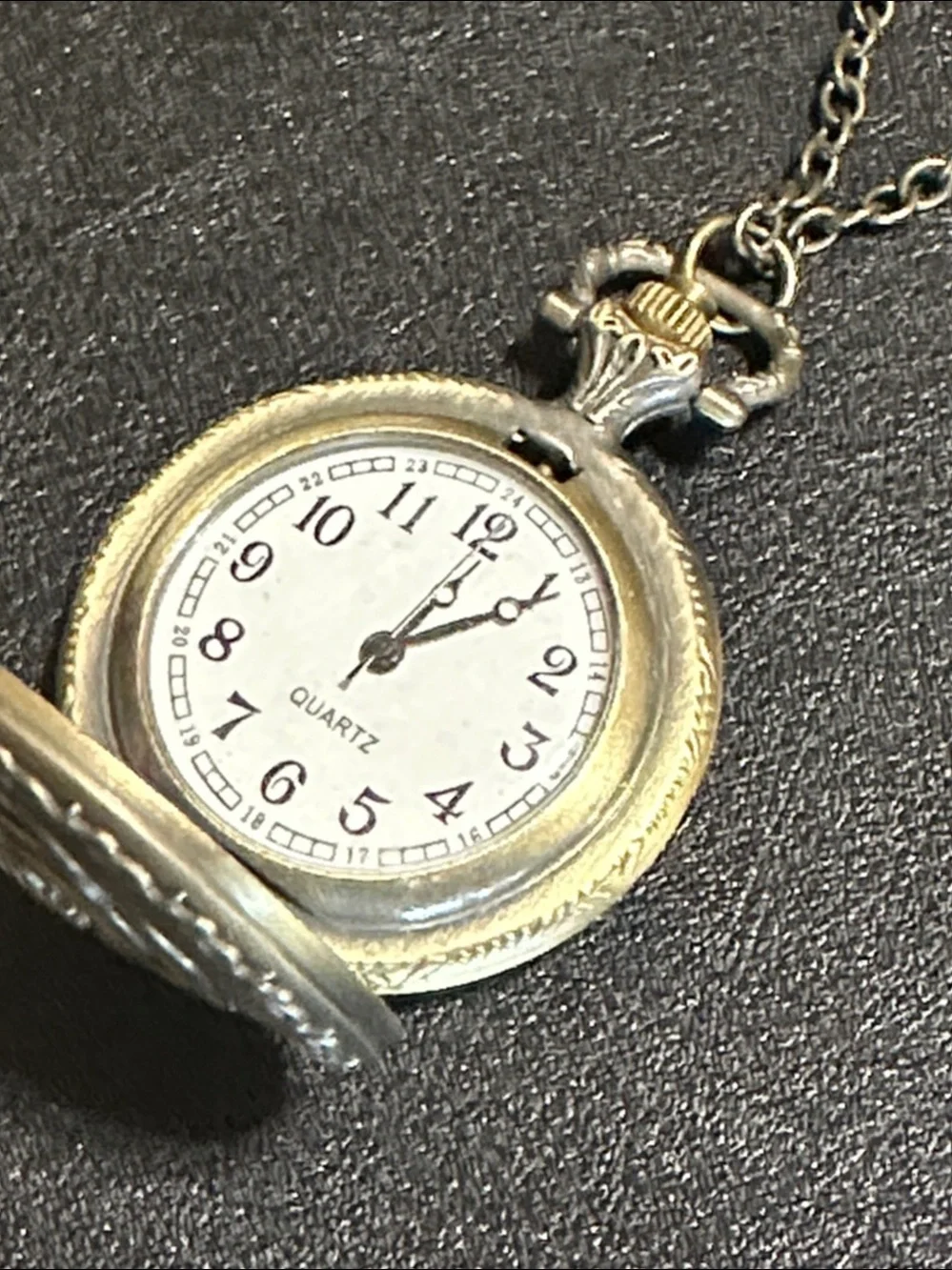 Rose Vintage Bronze Pendant Quartz Watch